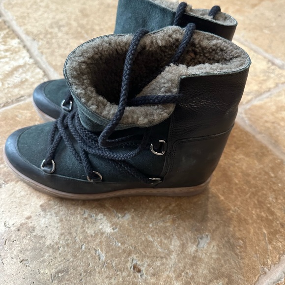 ISABEL MARANT
Nowles shearling-trimmed leather ankle boots - Picture 2 of 4